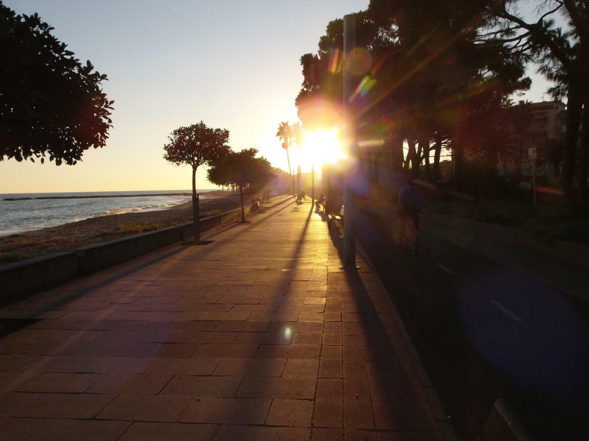 Cozzy Flat In A Quiet And Nice Area / Acogedor Apartamento En Zona Tranquila Y Agradable Cambrils Eksteriør billede